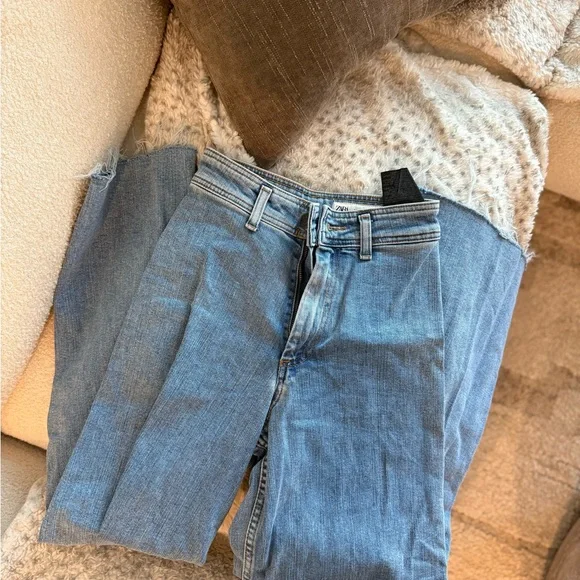 Zara Light Blue Straight Leg Jeans - Picture 2 of 4